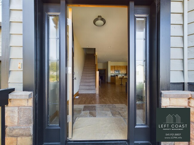 Photo - 798 SE 37th Ct