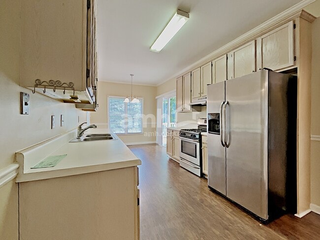 Photo - 1302 Dungan Dr NW