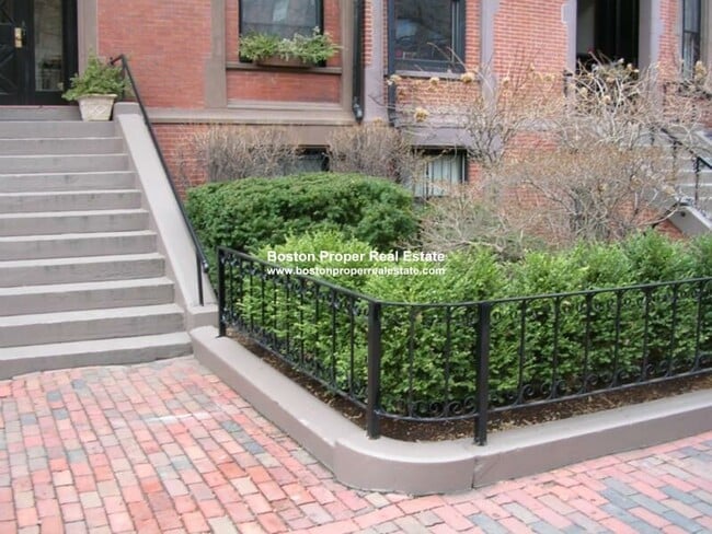 Photo - 116 Marlborough St Unit 1