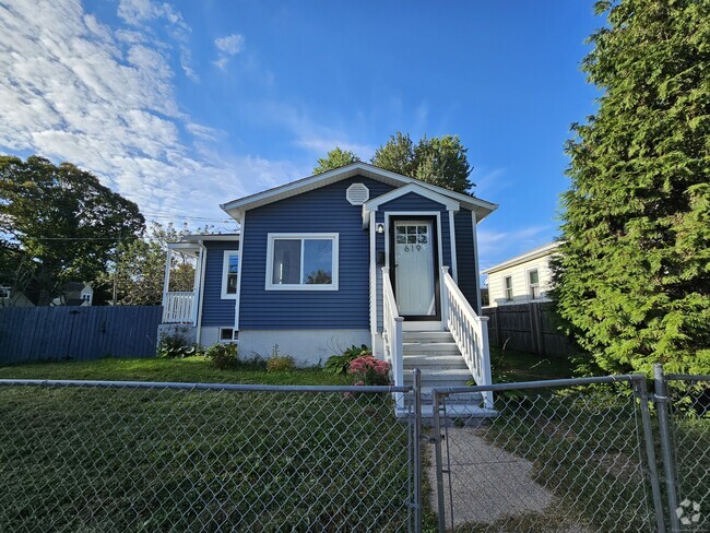 Building Photo - 619 Birdseye St Rental