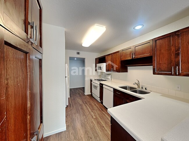 Photo - 7636 Connemara Ave