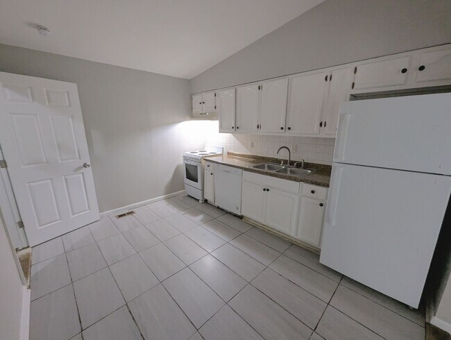 Photo - Spanish Lake Stunner