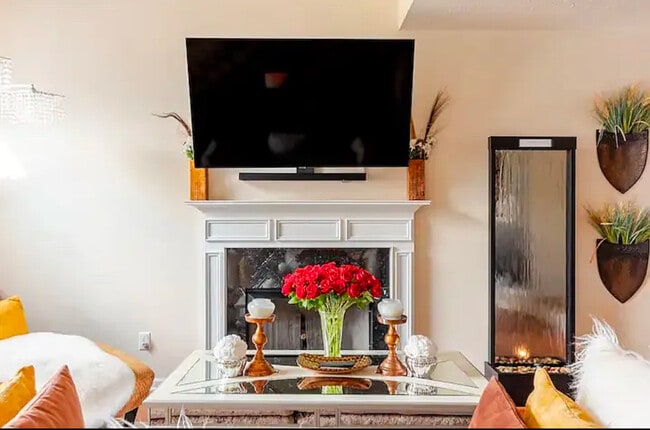 Photo - 901 Bordeaux Pl