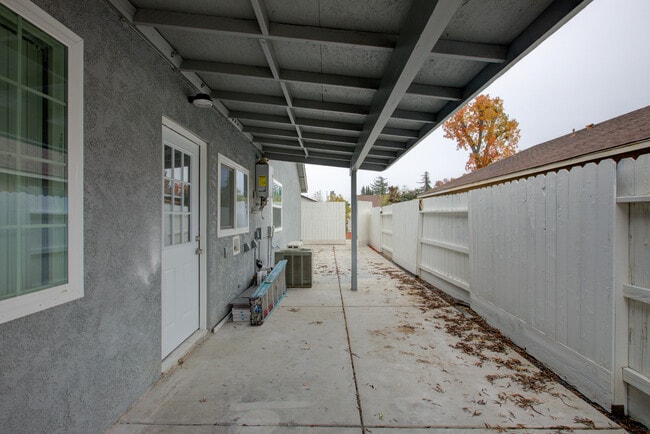 Photo - 9855 Douglas Ave Unit B