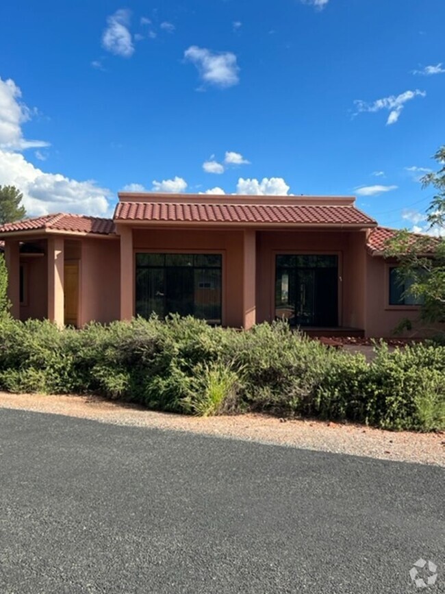 Building Photo - Gorgeous remodeled West Sedona beauty with... Rental