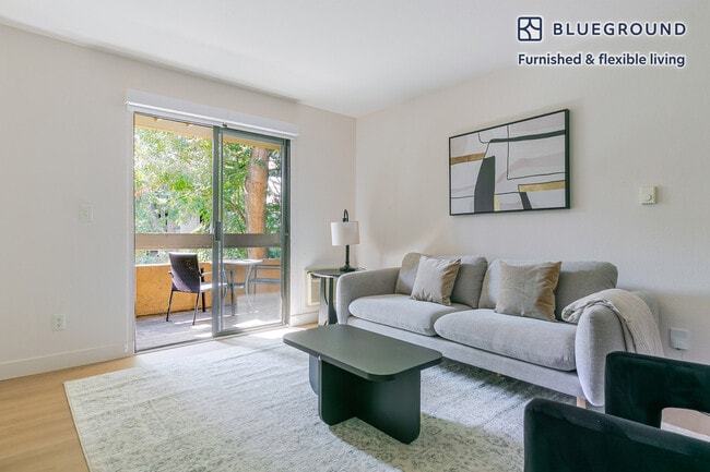 Building Photo - 1600 Villa St