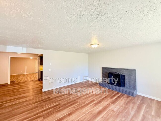 Photo - 4603 NE 122nd Ave