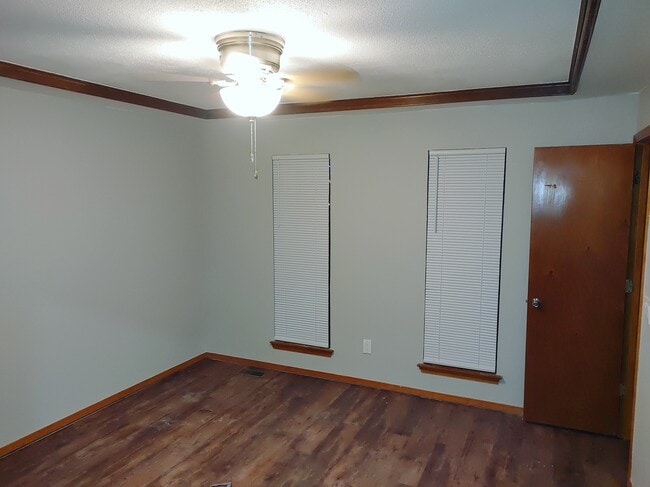 Photo - 732 Waterview Rd