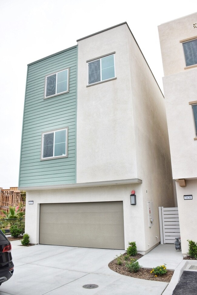 Photo - 1630 Saratoga Ln Townhome