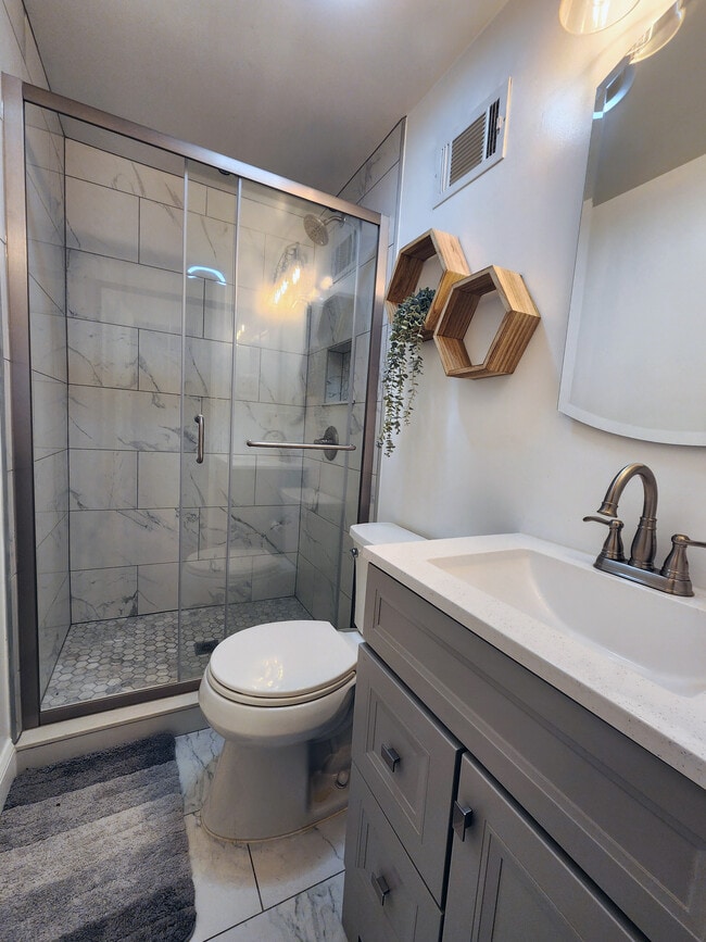 Photo - 5740 Yellowrose Ct