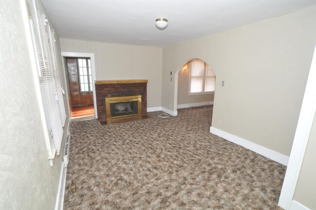 Photo - 407 Sanders Ave
