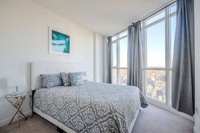 Photo - 21 Iceboat Terr Unit ID1345869P