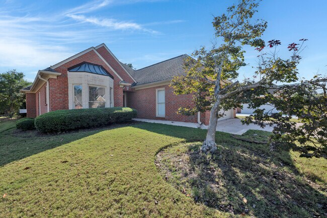 Photo - 310 Willow Crest Ln