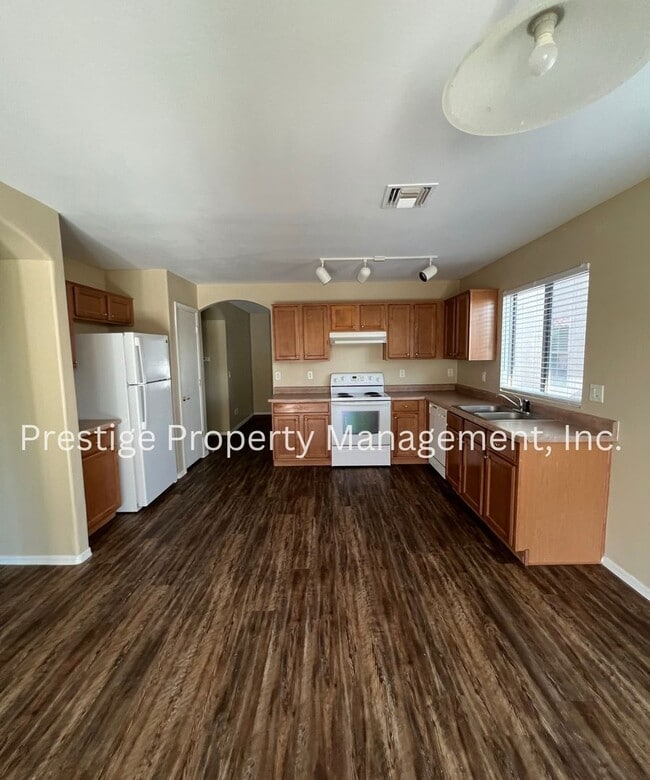 Photo - Don't Miss Out On This Southeast Gem!
