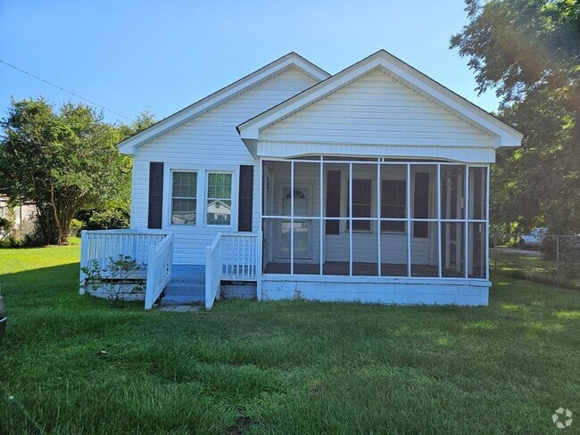 Building Photo - 1855 Roche Rental