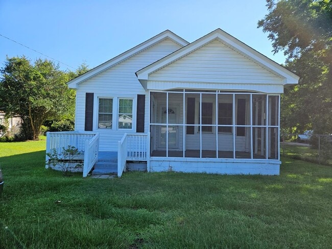 Photo - 1855 Roche House