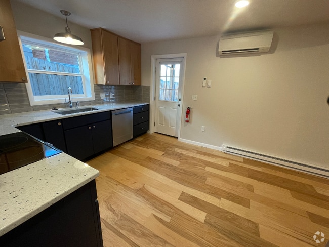 Building Photo - 1048 E 6th Ave Rental