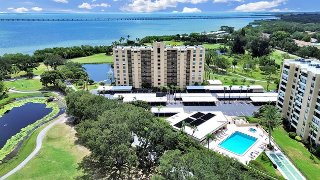Building Photo - 2620 Cove Cay Dr Unit 403