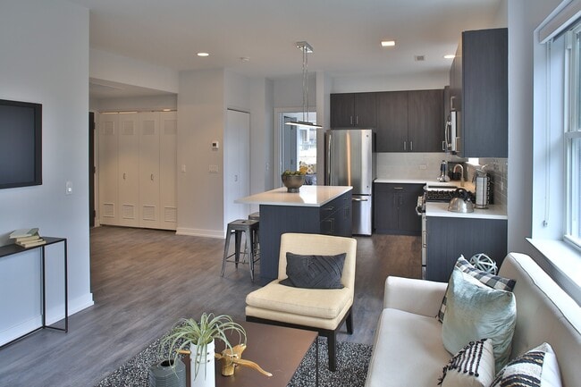 Photo - 909 W Montana St