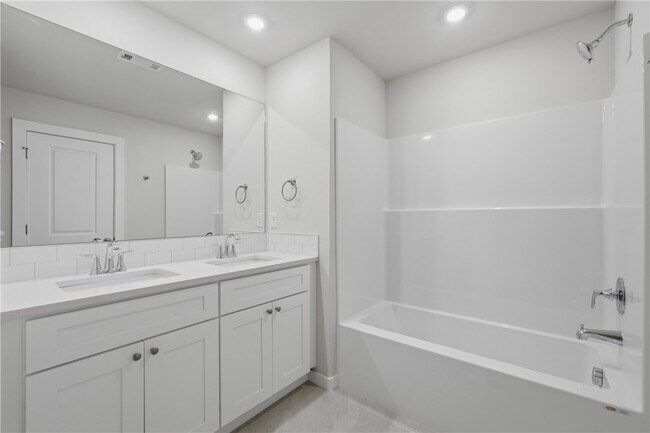 Photo - 6 Lowick Ln