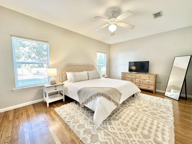 Photo - 106 Georgie St Unit ID1447115P