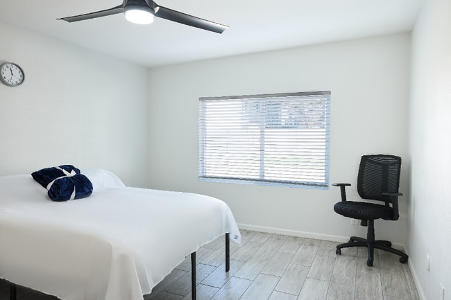 Building Photo - 1630 E 12th St