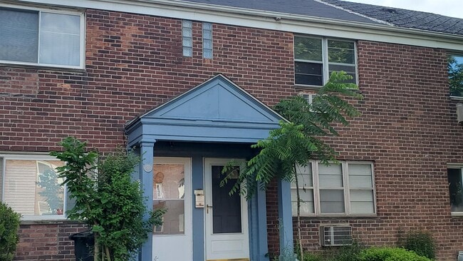 Building Photo - 316 Sheffield Ave