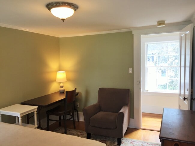 Photo - 14 S Chestnut St