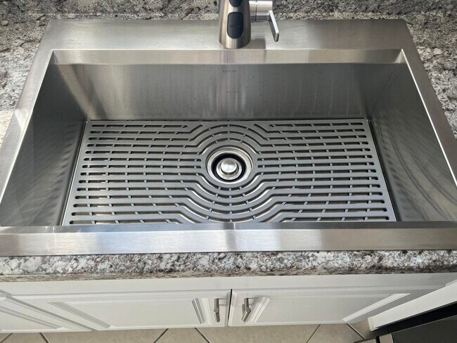 Photo - 162 Camden G