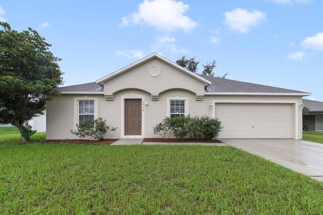 Building Photo - 1914 Manatee Ct