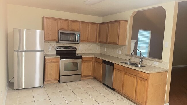 Photo - AMAZING 2-STORY 3 BEDROOM!!