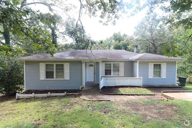 Building Photo - New On The Market! Loaded with Charm!  Get... Rental
