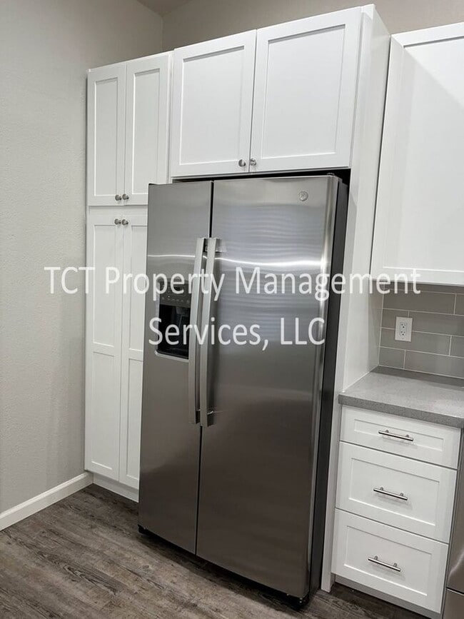 Photo - Beautifully Remodeled 3 Bedroom Home in Gi...