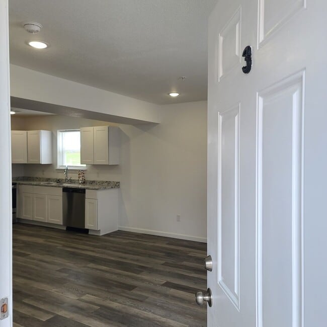 Building Photo - Townhomes Now Available in Strafford MO!