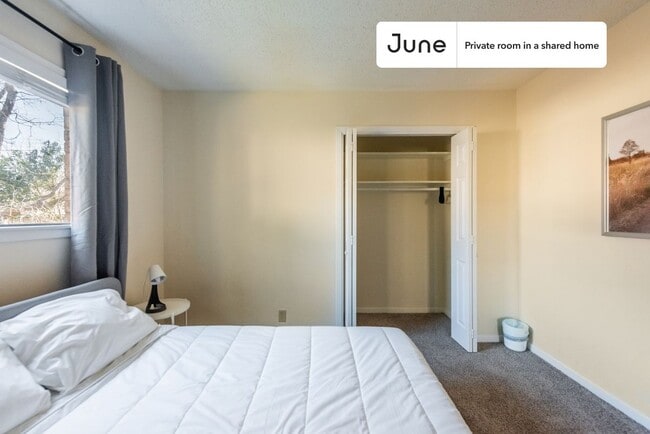 Photo - Room in Shared 4 bed/3 bath home Unidad B