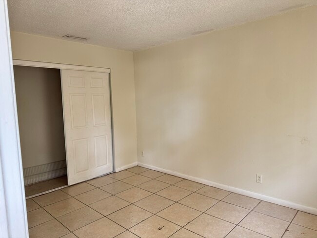 Photo - 1119 Goldenrod Rd