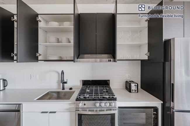 Photo - 225 N Elizabeth St Unit FL16-ID1105