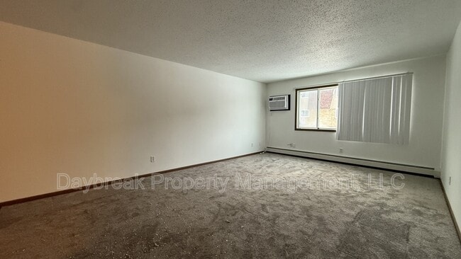 3024 9 1/2 St N