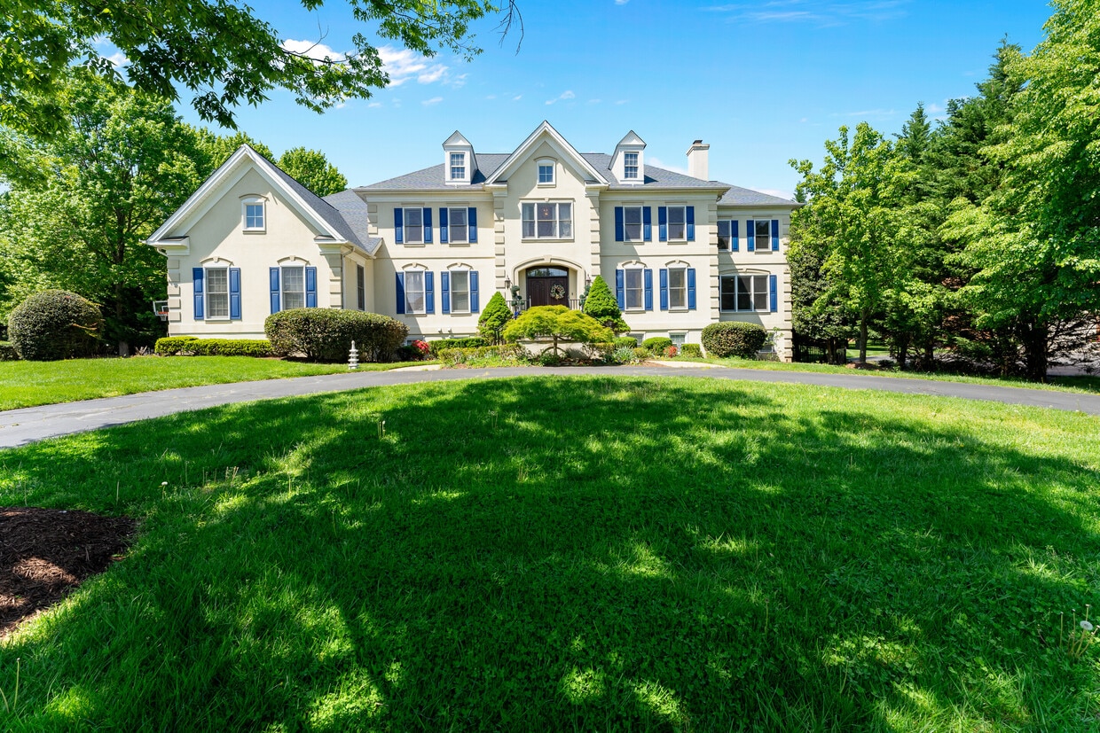 Photo - 1445 Mayhurst Blvd (McLean, VA)