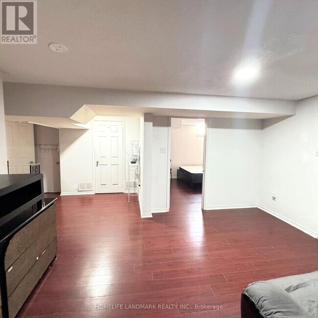 Photo - 70 Aldergrove Dr