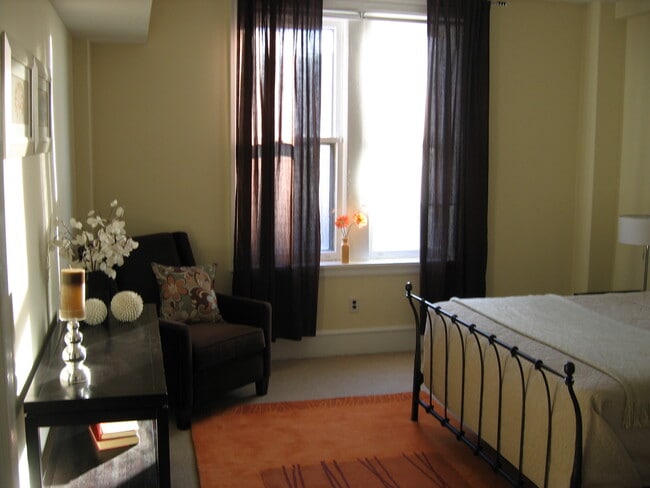 Photo - 2201 Chestnut St Unit 302