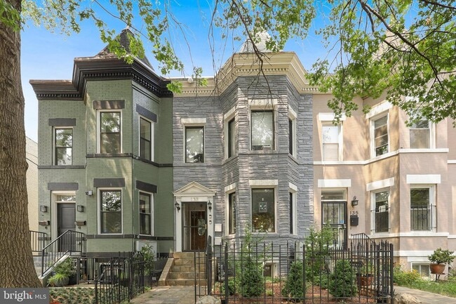 Photo - 137 P St NW