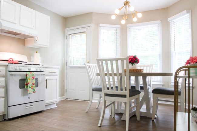 Photo - 624 E Pine Ave