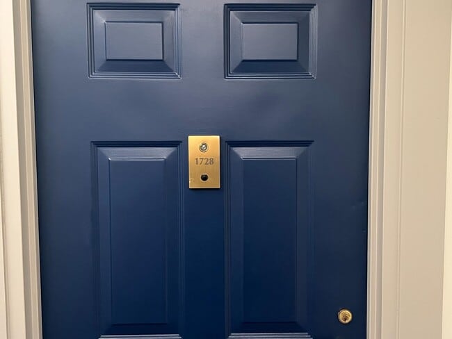 Photo - 1600 N Oak St