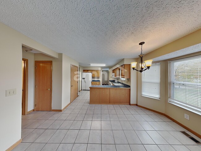 Photo - 7908 Windrift Pl