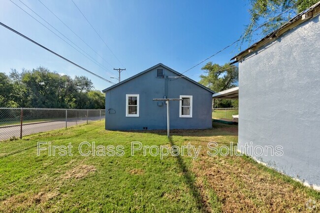 Building Photo - 1647 Bishop Bobby L Williams Dr Rental