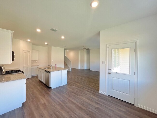 Photo - 768 Hawthorn St