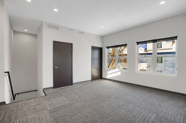 Photo - 1129 SE 8th St