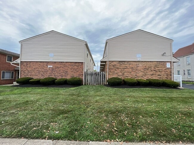 Building Photo - 84 W 9th Ave Unit B