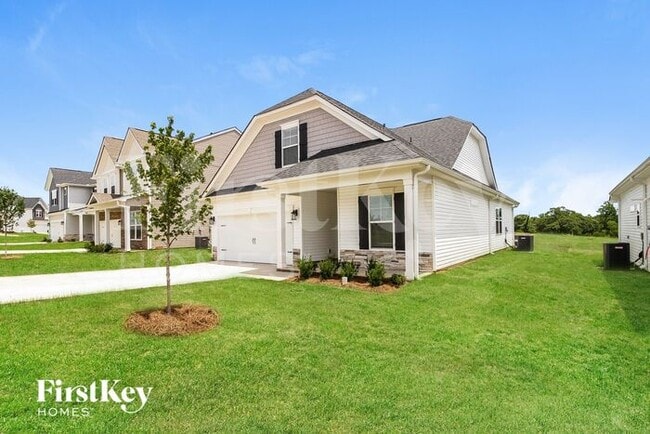 Photo - 811 Birchcrest Wy